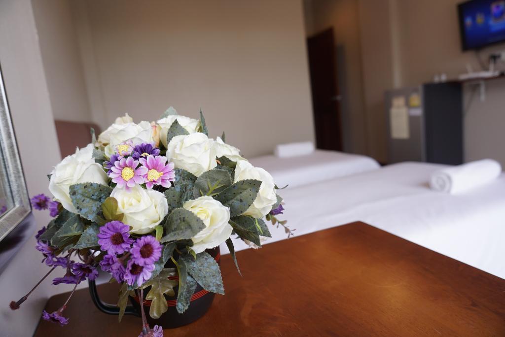 Chompu Nakarin Apartment Транг Екстериор снимка